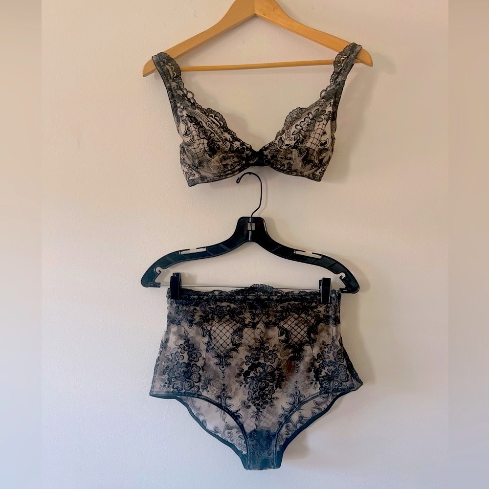 NWT I.D. Sarieri French Lace over transparent Tulle bra 32D, panty size S EU 40